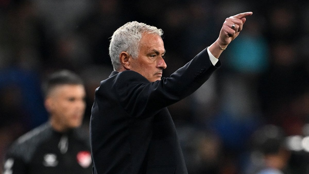 mourinho-cildirdi-golden-sonra-var-hareketi-M4ZfOaRi.jpg