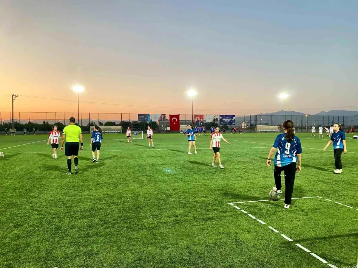 2-sokaklar-bizim-5×5-futbol-genclik-kupasi-bolge-finalleri-aydinda-basladi-4J1brRD6.jpg