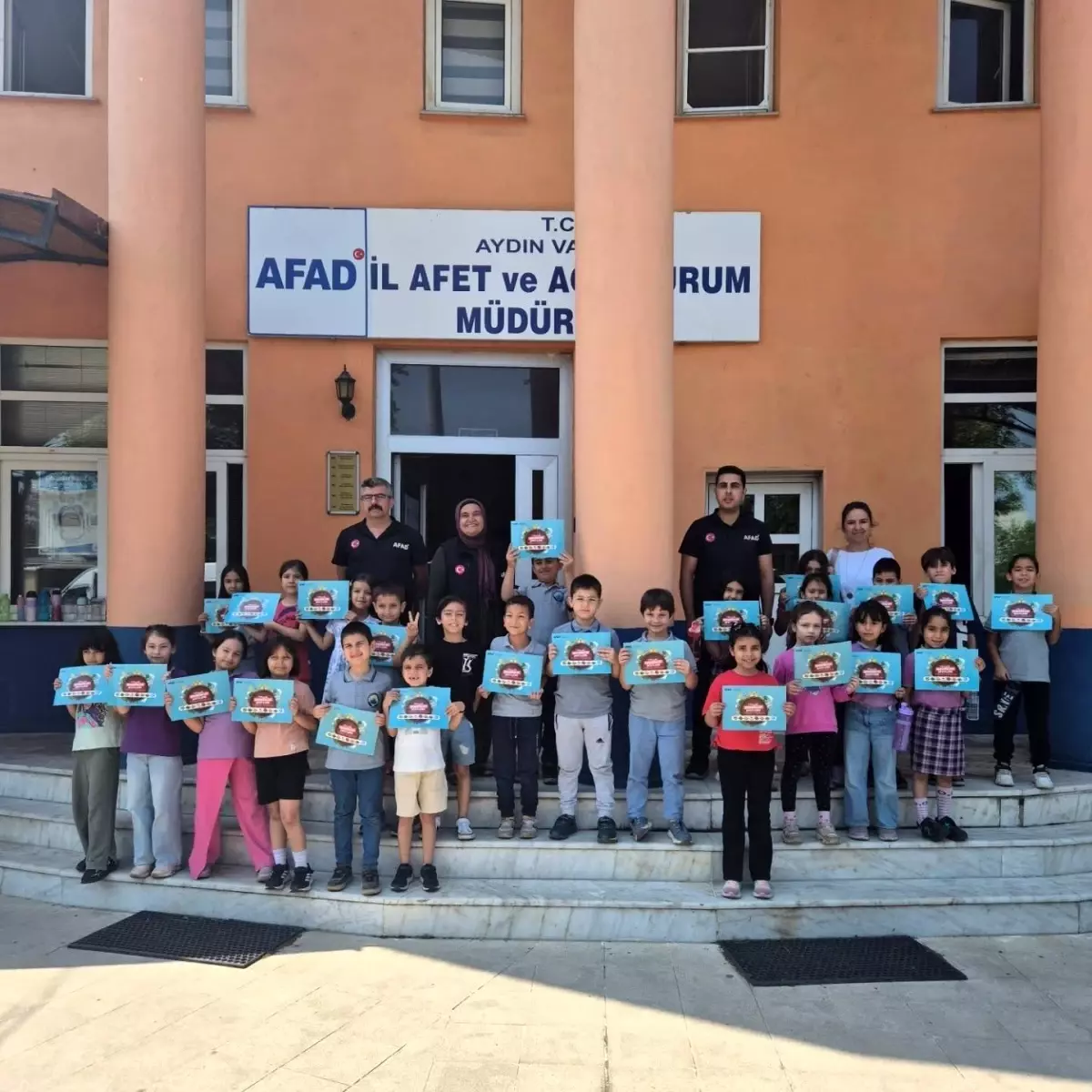 afad-aydin-il-mudurlugu-minik-ogrencileri-agirladi-xuGaOr9L.jpg