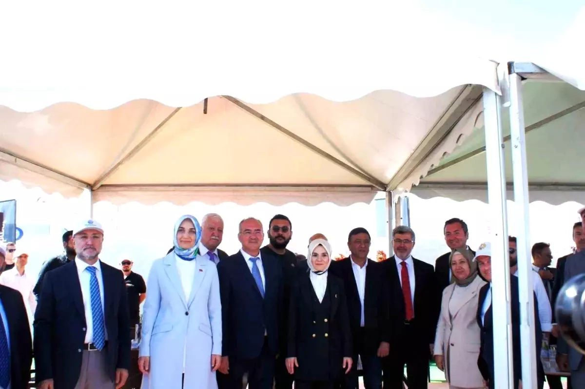 afyonkarahisar-blok-mermer-fuari-acildi-OGOdJOML.jpg