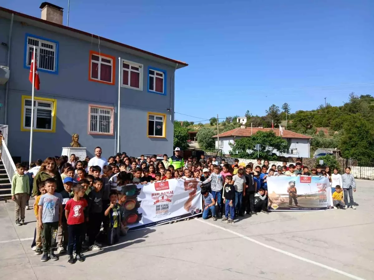 aydinda-5-bin-ogrenciye-trafik-egitimi-jYMqXuUd.jpg