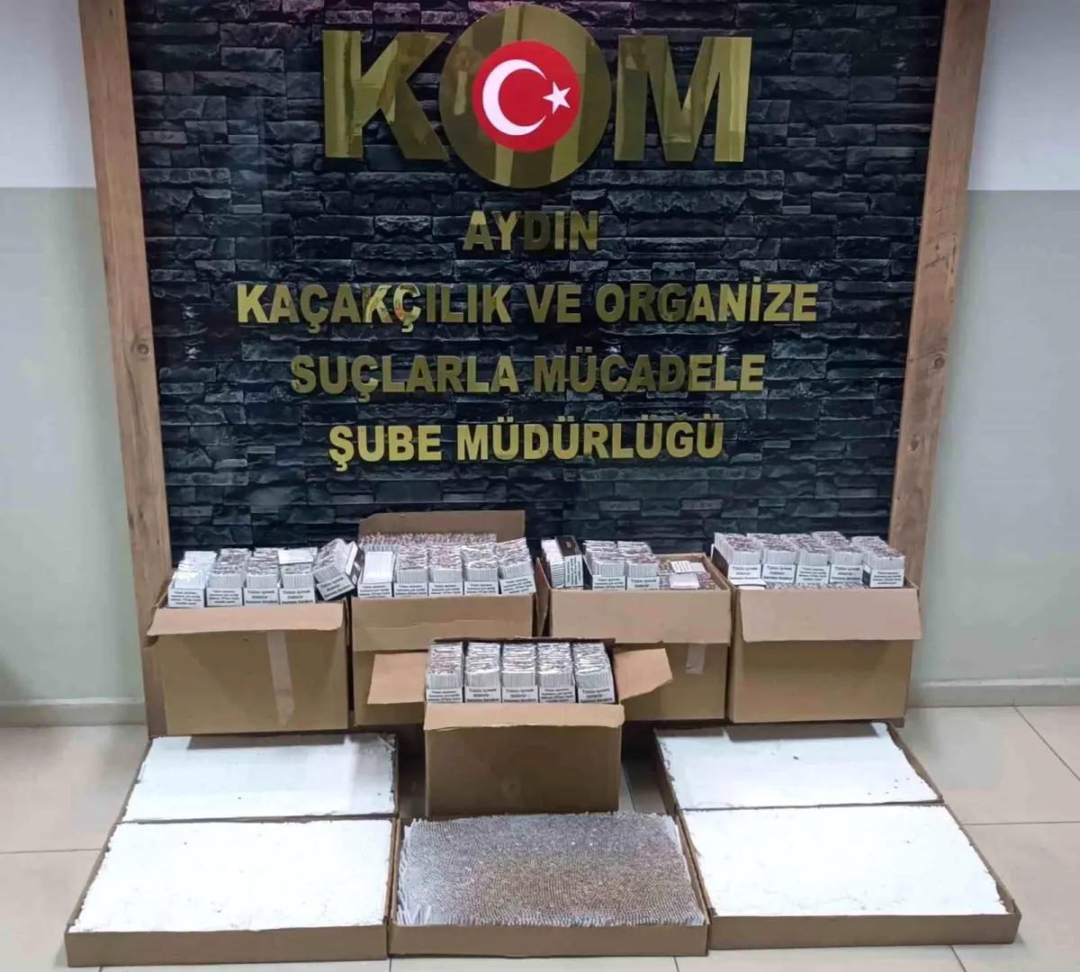 aydinda-kacak-tutun-operasyonu-77-bin-500-dolu-makaron-ele-gecirildi-9GiRUndU.jpg