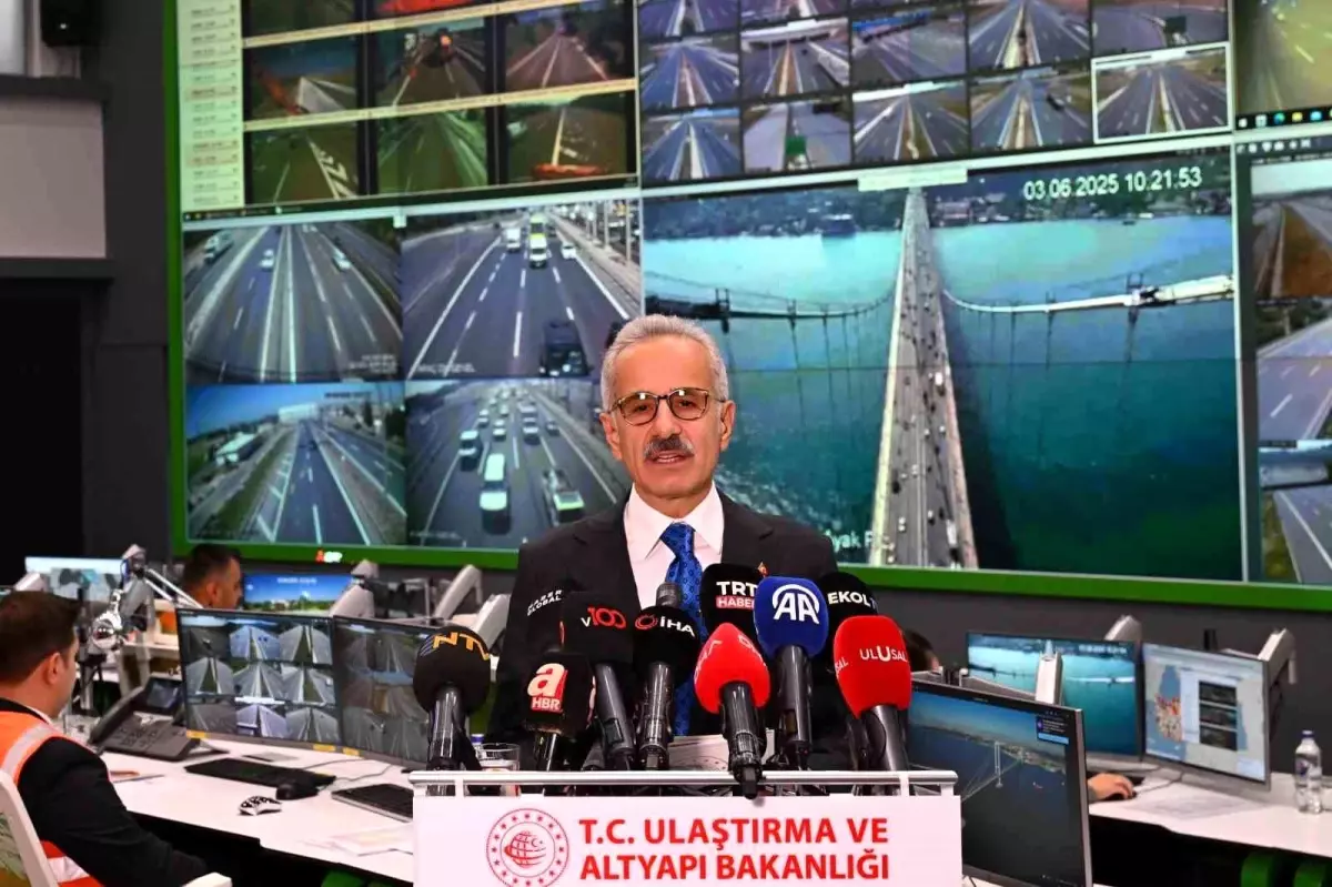 bakan-uraloglu-bayram-suresince-devlet-ve-vilayet-yollarindan-olusan-68-bin-620-kilometrelik-yol-XHSWGWXm.jpg