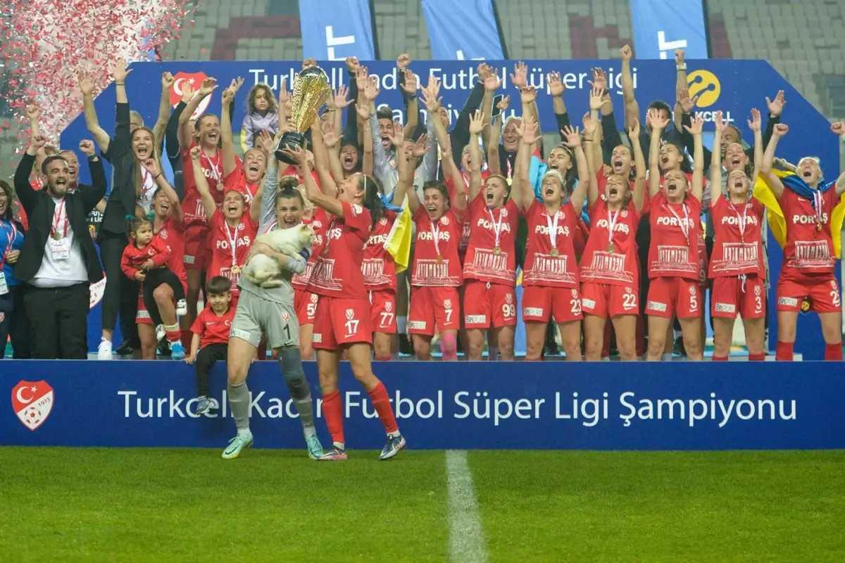 bayan-futbolunda-muhtemel-turkiye-israil-eslesmesi-1hxBkFxX.jpg