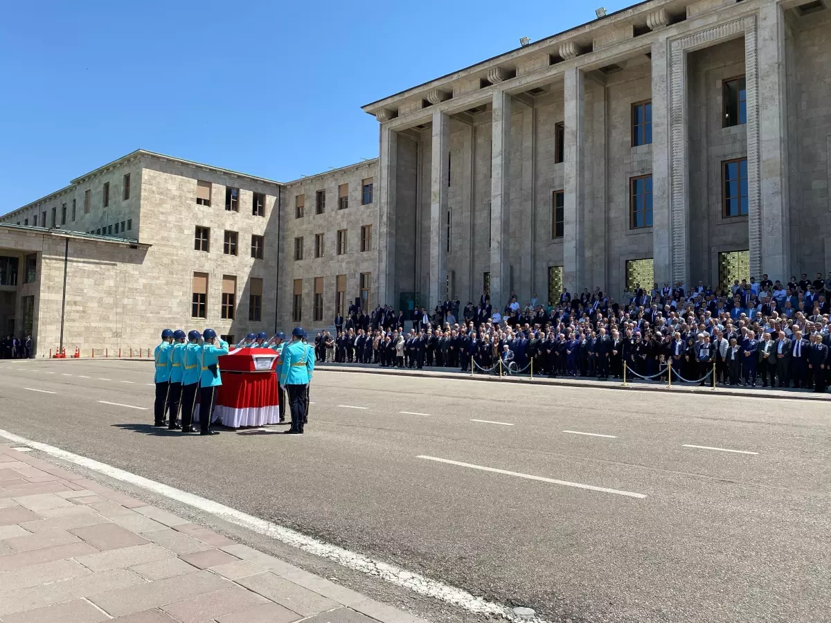 eski-milletvekili-ismail-bilen-icin-tbmmde-merasim-duzenlendi-vu83aiHH.jpg