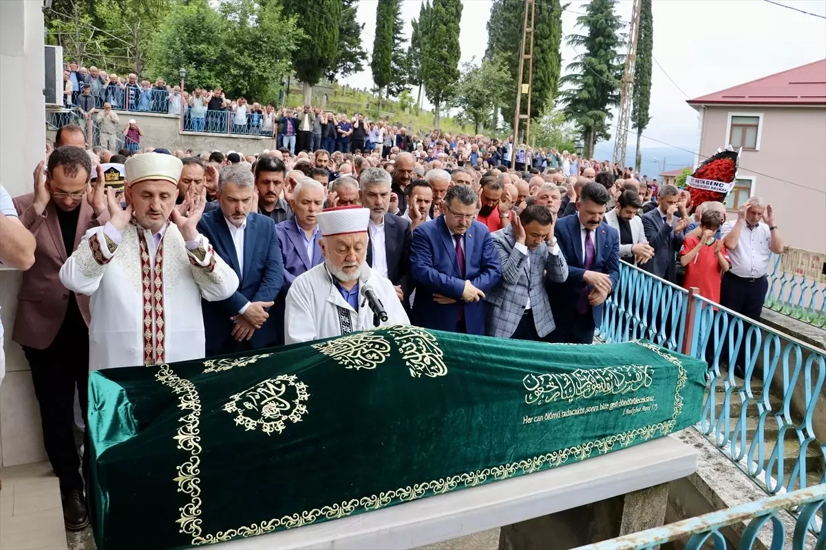 huseyin-aydinin-cenazesi-topraga-verildi-D2b7vuBj.jpg