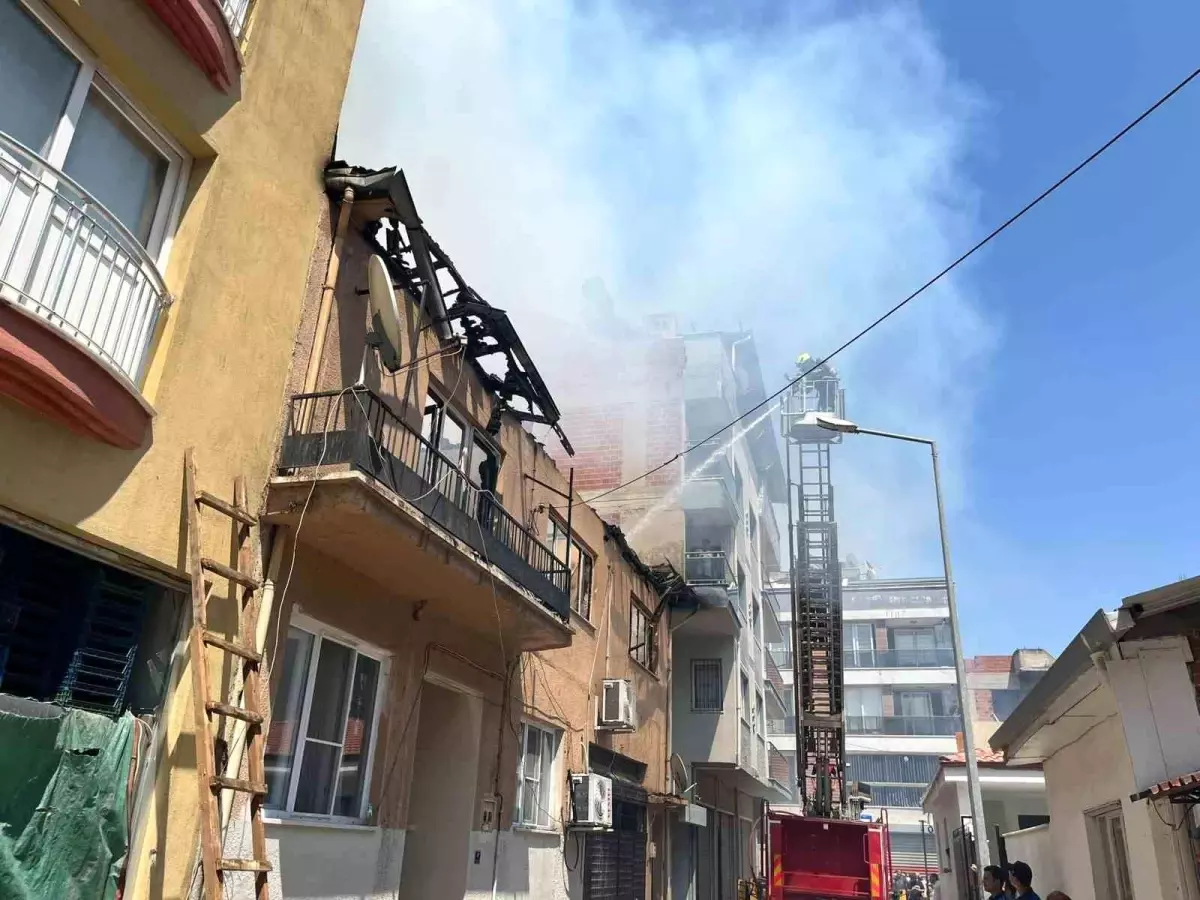 incirliovada-apartman-yangini-bir-cocuk-kurtarildi-nfcKJAtq.jpg