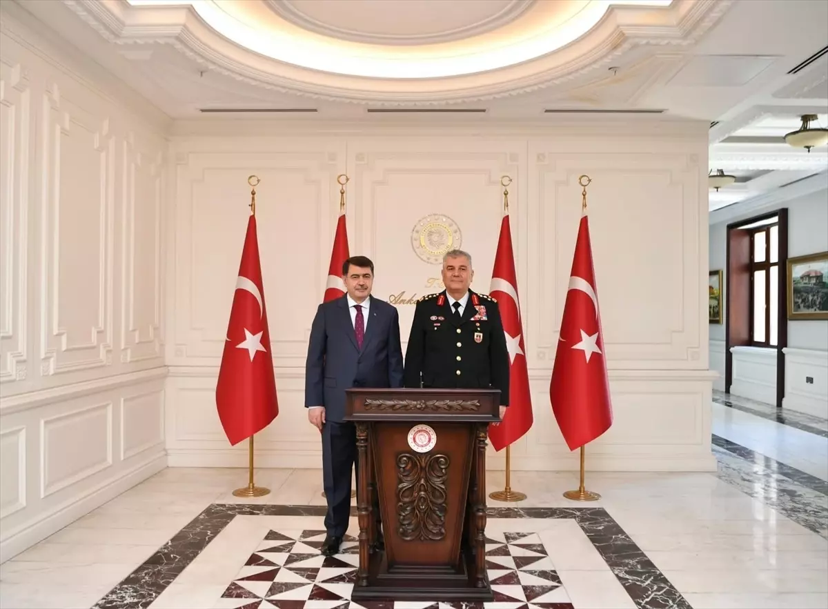 jandarma-genel-kumandani-ali-cardakcidan-ankara-valiligi-ziyareti-FnTCfOMV.jpg