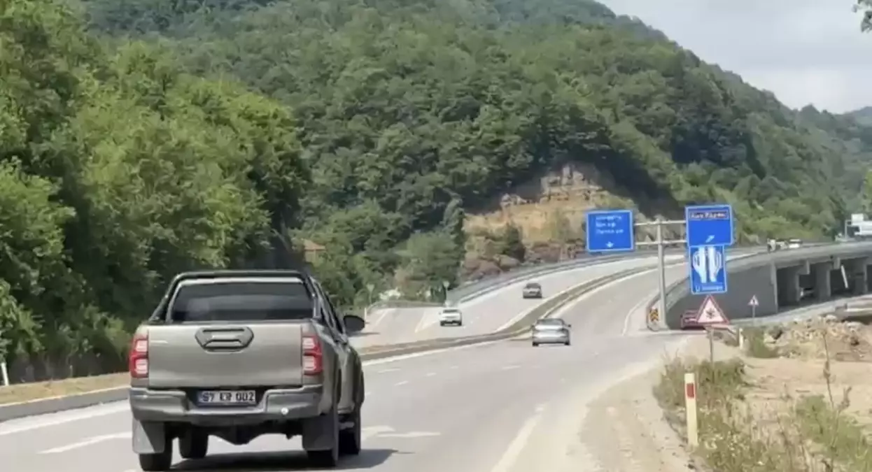 kurban-bayrami-son-gununde-bartinda-trafik-yogunlugu-UsH66ZDr.jpg