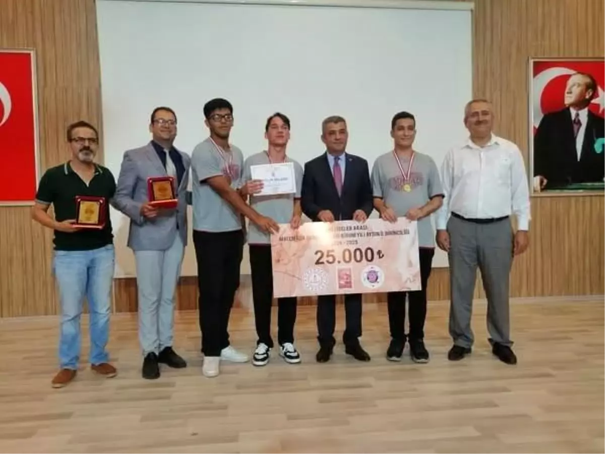 kusadasi-makbule-hasan-ucar-anadolu-lisesi-matematik-olimpiyatlarinda-vilayet-birincisi-oldu-S28FlnBw.jpg