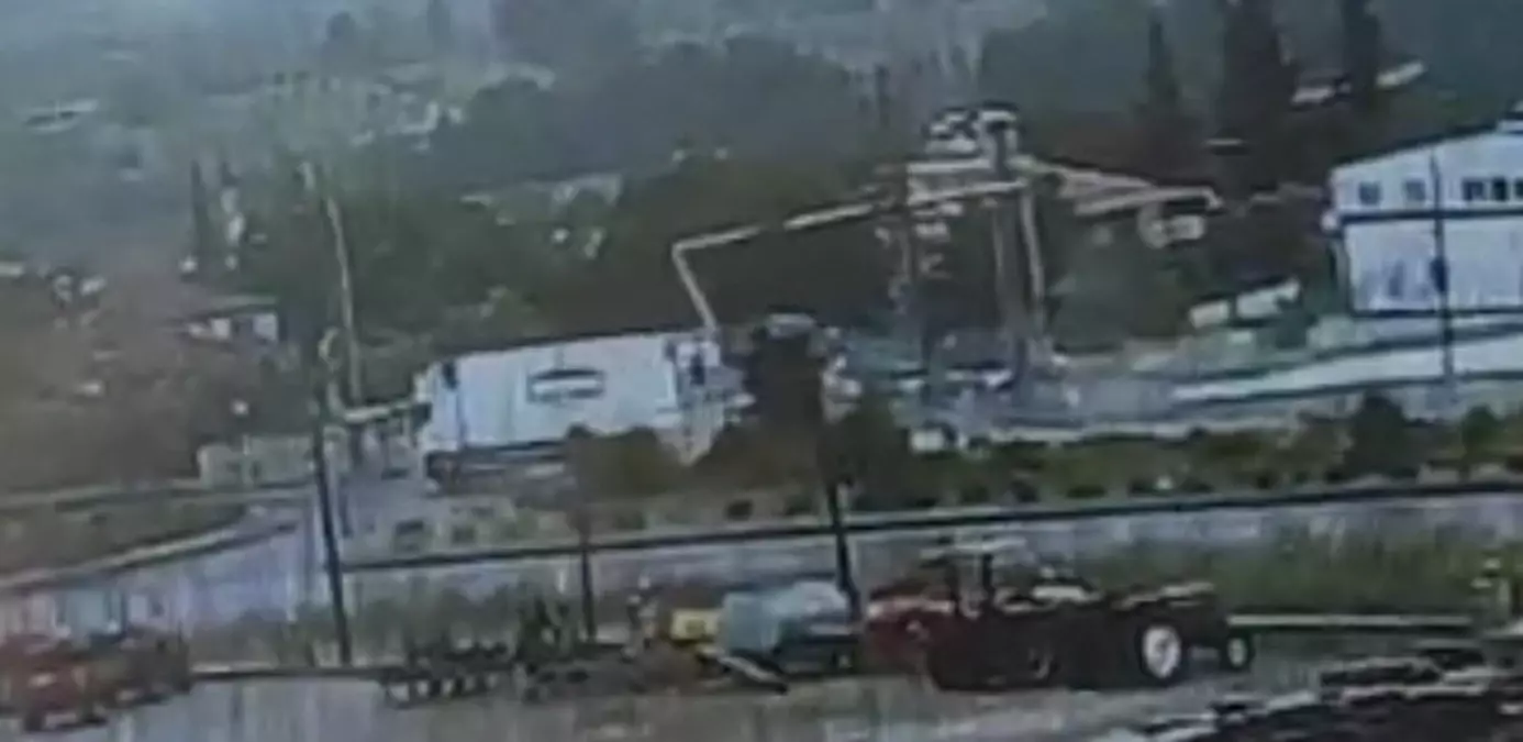 muglada-trafik-kazasi-sofor-hayatini-kaybetti-3-agir-yarali-ArAfYsd4.jpg