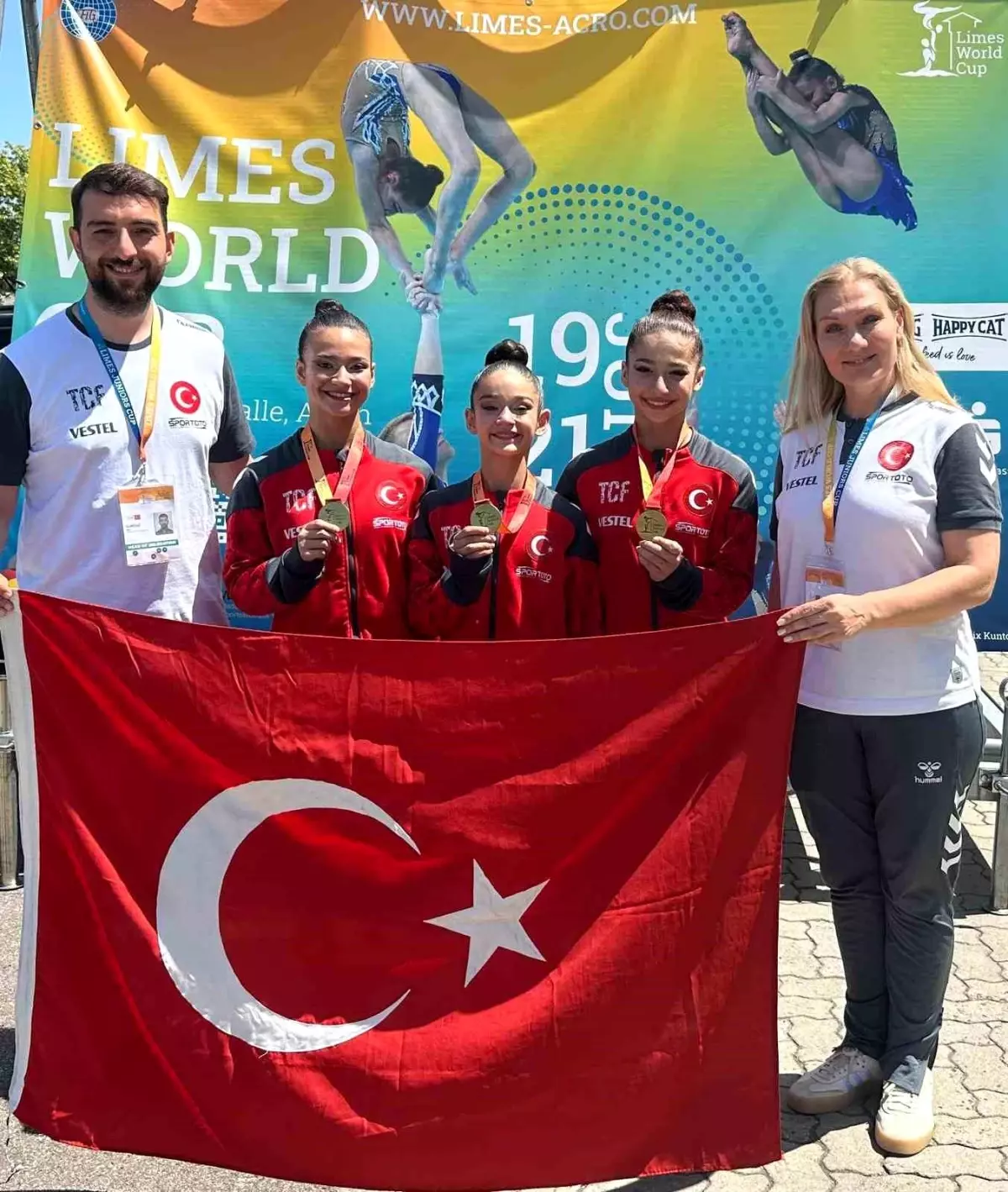ulusal-grup-bayan-kume-kategorisinde-altin-madalya-kazandi-agHiKXER.jpg