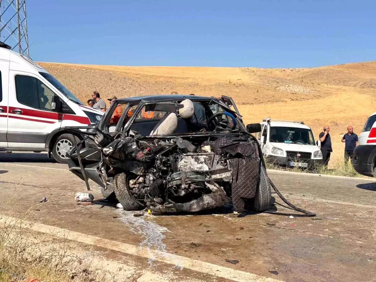 ankarada-bas-basa-carpisan-araclar-1-meyyit-4-yarali-yfaTtXTw.jpg