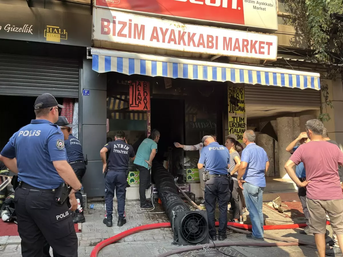 aydinda-ayakkabi-dukkaninda-yangin-buyuk-ziyan-f2cvPW5b.jpg