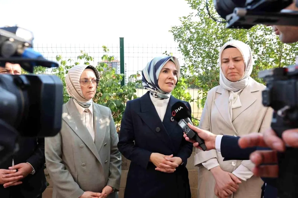 bakan-goktas-sehitlerimizin-ailelerini-ziyaret-ettik-terorsuz-turkiye-hicbir-bicimde-onlarsiz-bir-surec-degil-d7QfqNXV.jpg