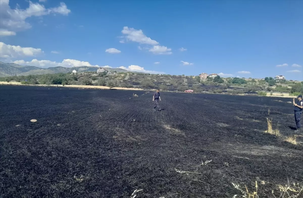 beypazarinda-bugday-tarlasindaki-yangin-denetim-altina-alindi-RERQcWPP.jpg