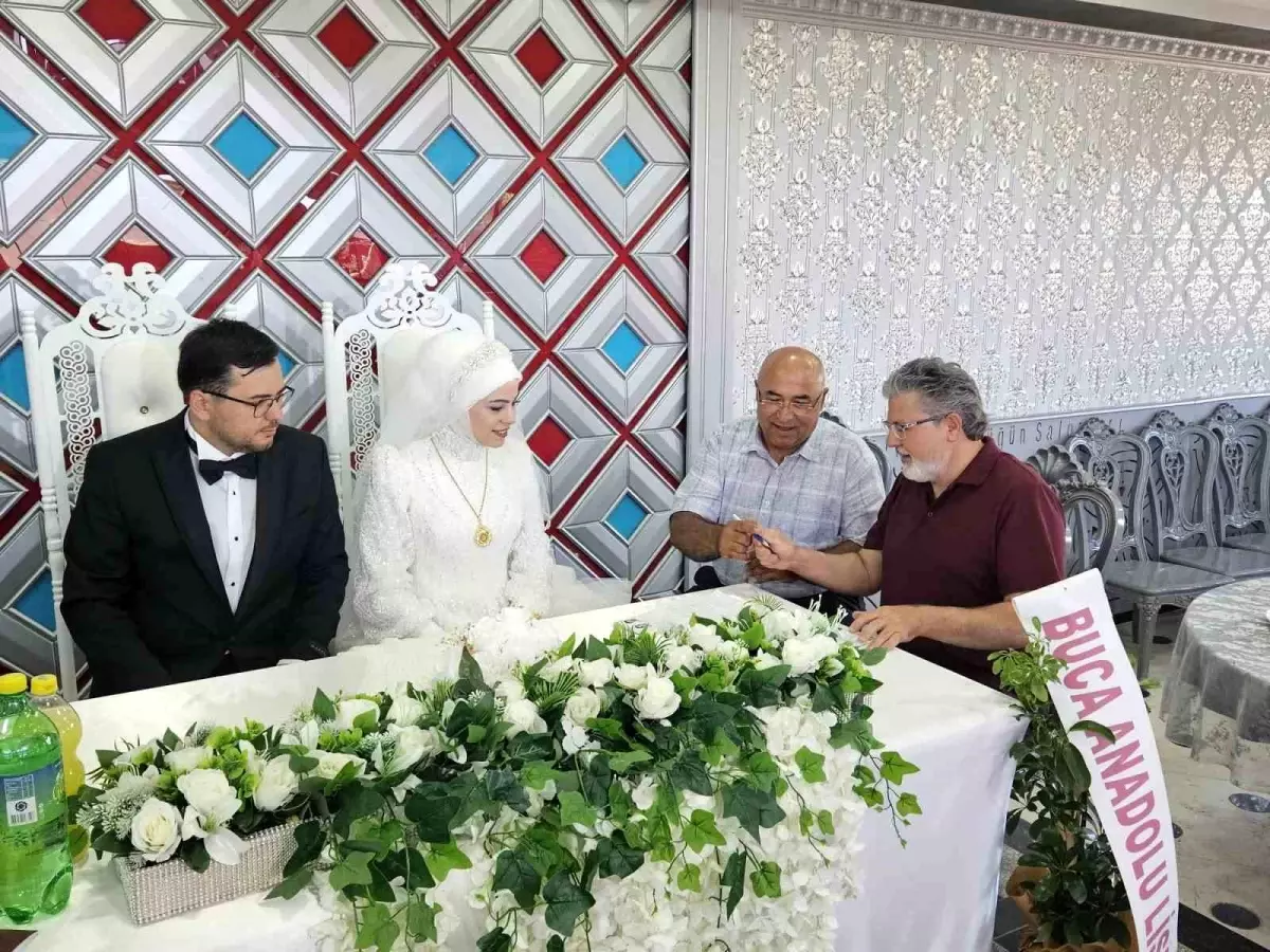 burde-simsek-ve-a-furkan-cinar-izmirde-evlendi-TXUdKphv.jpg