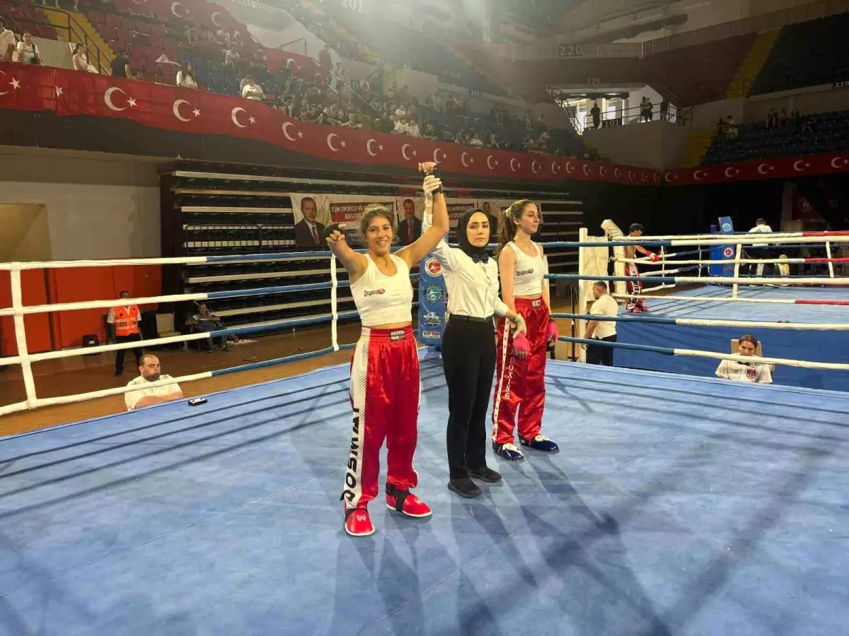ceylin-demiroglu-turkiye-kick-boks-sampiyonu-oldu-1NMv2ej9.jpg