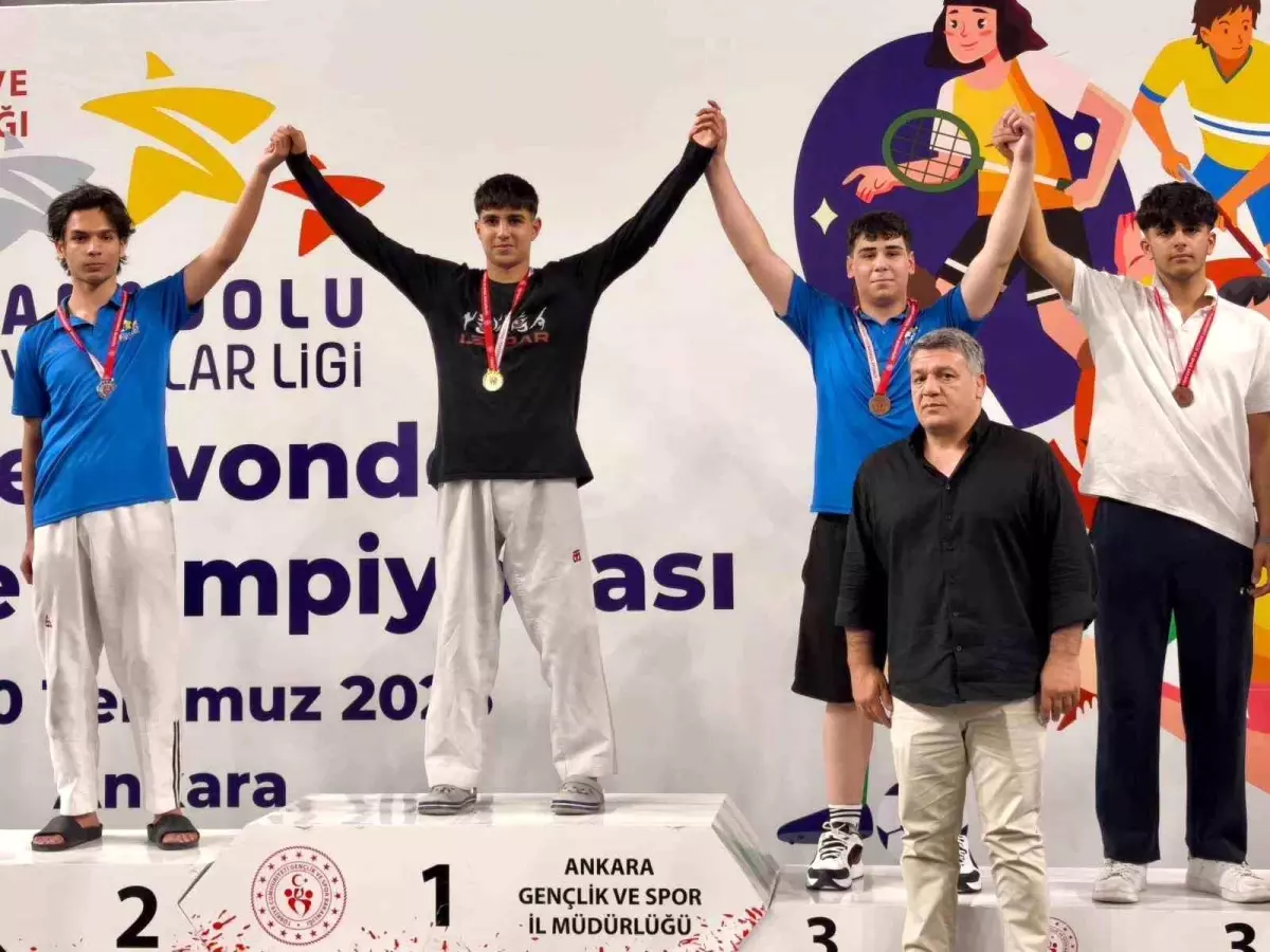 elazig-taekwondo-grubu-turkiye-3uncusu-oldu-SthzDf2P.jpg