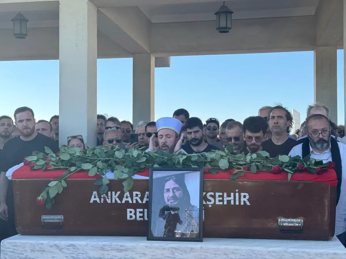 gazeteci-yazar-nihat-genc-son-seyahatine-ugurlandi-f9COQCat.jpg