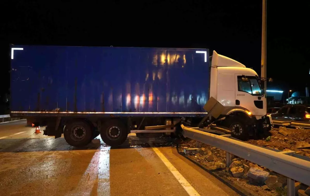 kirikkalede-denetimden-cikan-kamyon-orta-refuje-cikti-MX8WJkQl.jpg