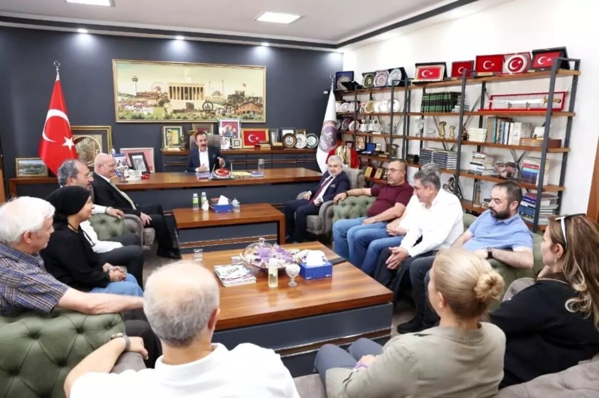 ato-baskani-gursel-barandan-ahid-lideri-hilmi-yamana-iyi-olsun-ziyareti-YGZiqmUr.jpg