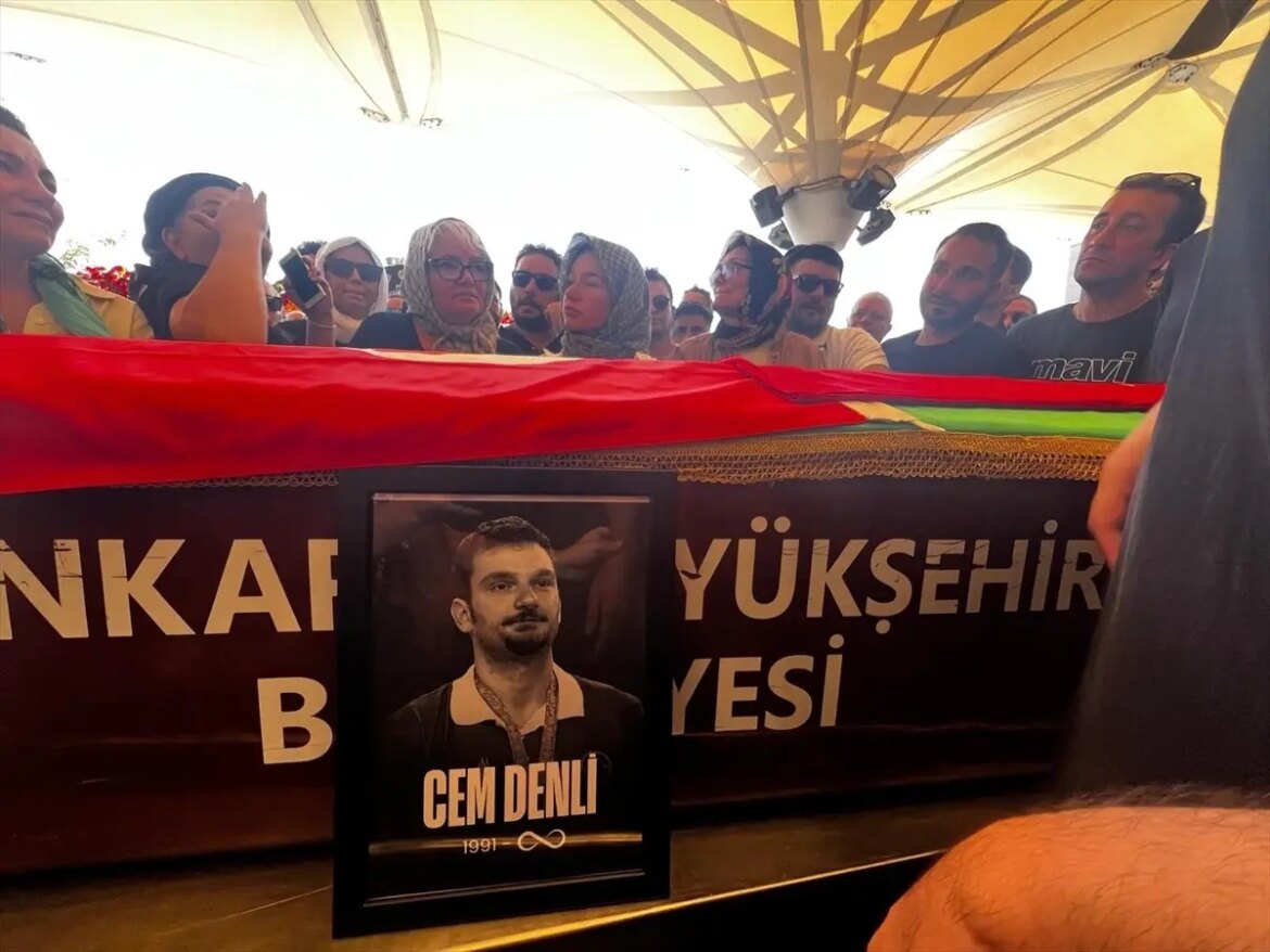 cem-kadar-son-seyahatine-ugurlandi-YCWMBPVF.jpg