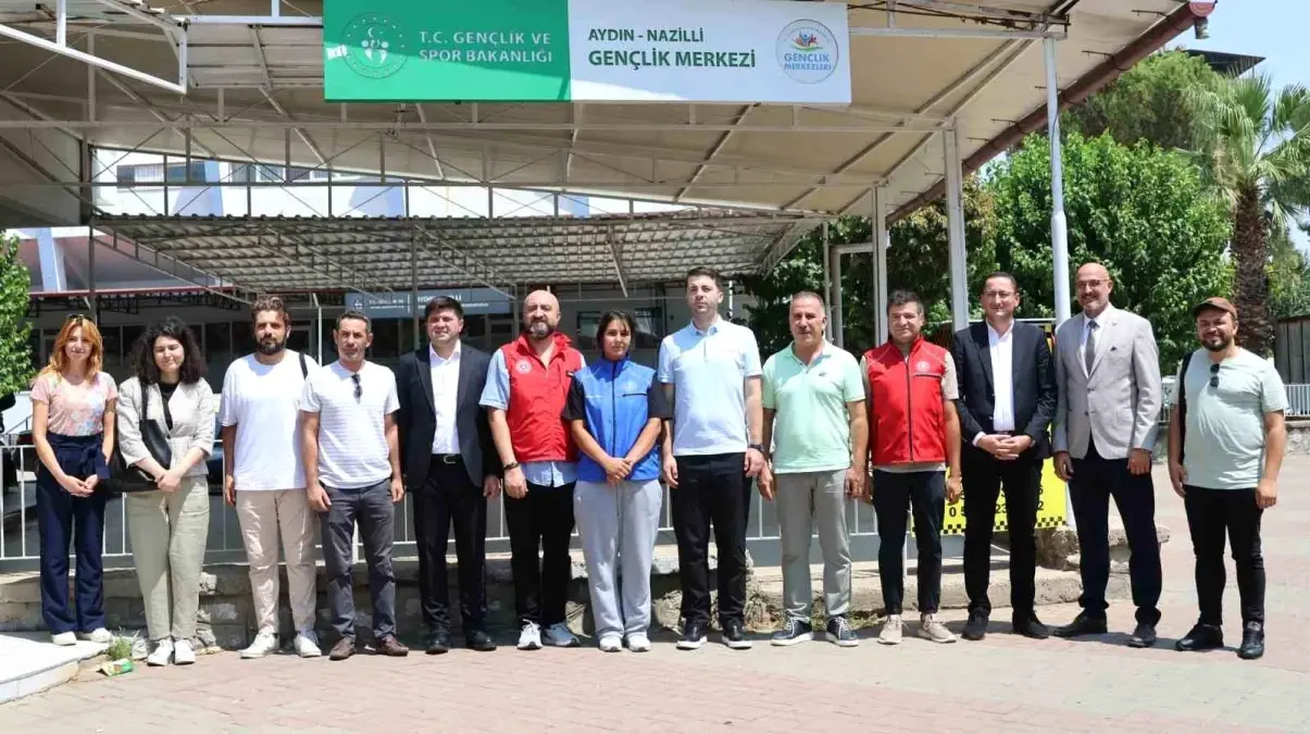nazilli-genclik-merkezinde-genclik-incelemeleri-n4sdNETA.jpg