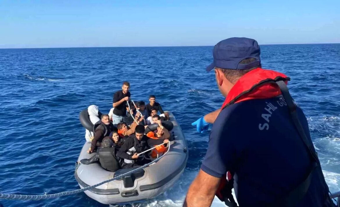 aydin-aciklarinda-sistemsiz-gocmen-kurtarma-operasyonu-vdWFDciw.jpg