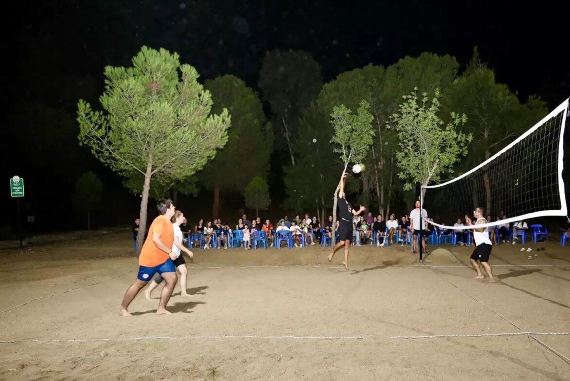 aydinda-sokak-voleybolu-turnuvasi-coskuyla-basladi-ThB7cSdJ.jpg