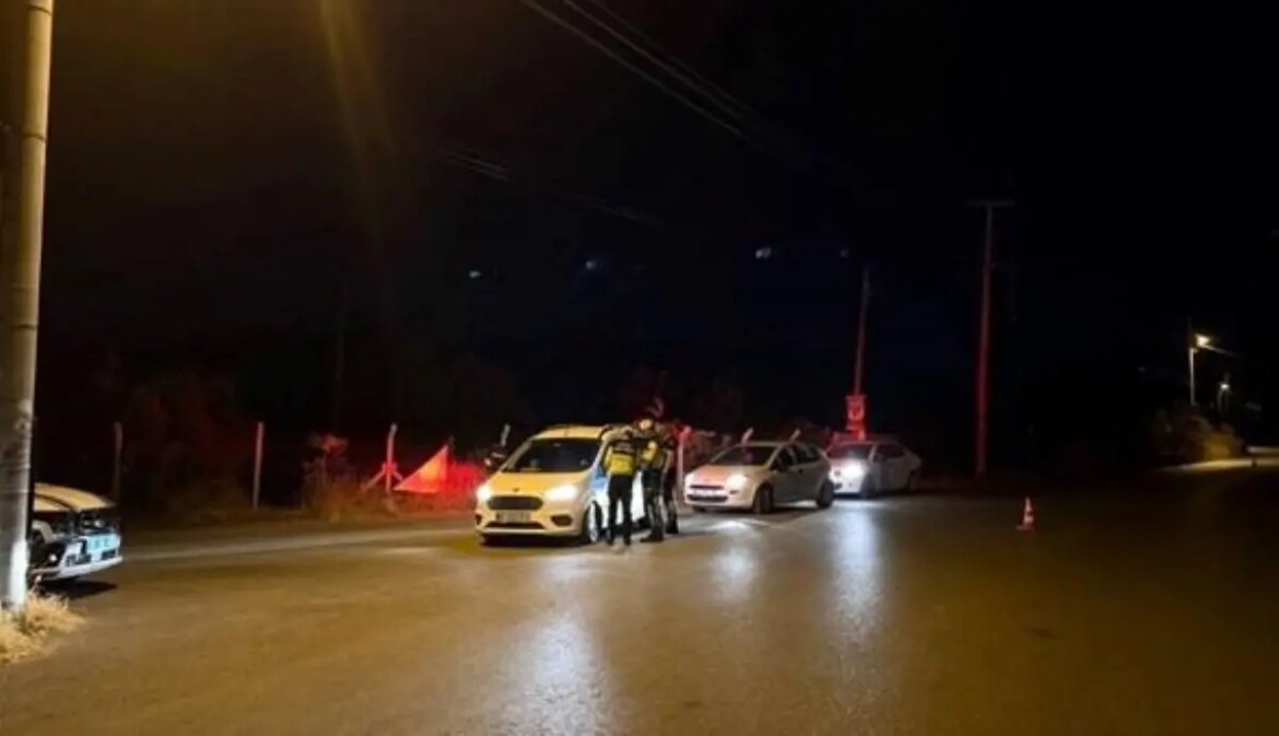 aydinda-yol-denetim-uygulamasi-43-arac-ve-71-sahis-denetim-edildi-BhhUbrdE.jpg