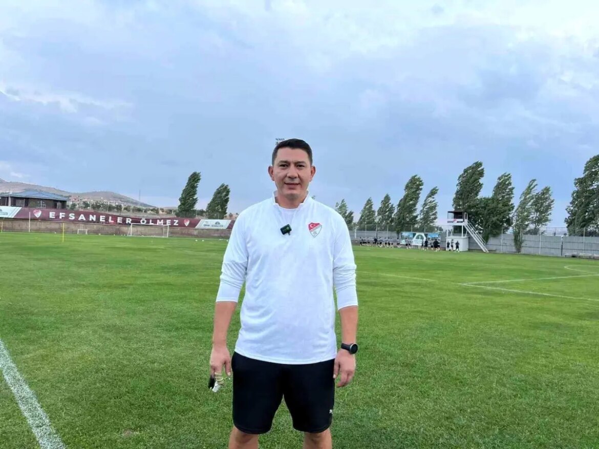 elazigspor-teknik-yoneticisi-firat-gul-bu-donemin-tek-sonucu-sampiyonluk-ybhdrcjR.jpg
