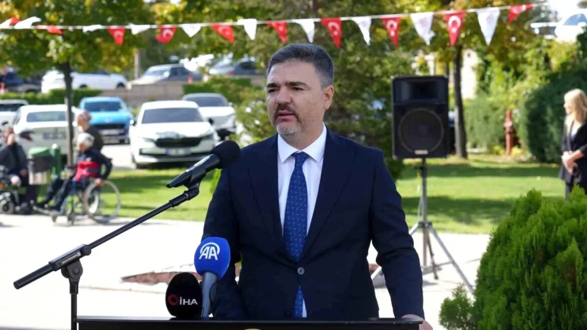 gazi-akbas-gazi-olmak-bayragin-dalgalanmasi-ugruna-omrunden-omur-vermektir-2L2bq77S.jpg