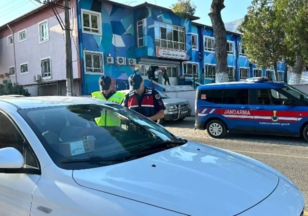 ogrencilerin-guvenligi-icin-jandarma-tedbirleri-ZYjttUXf.jpg
