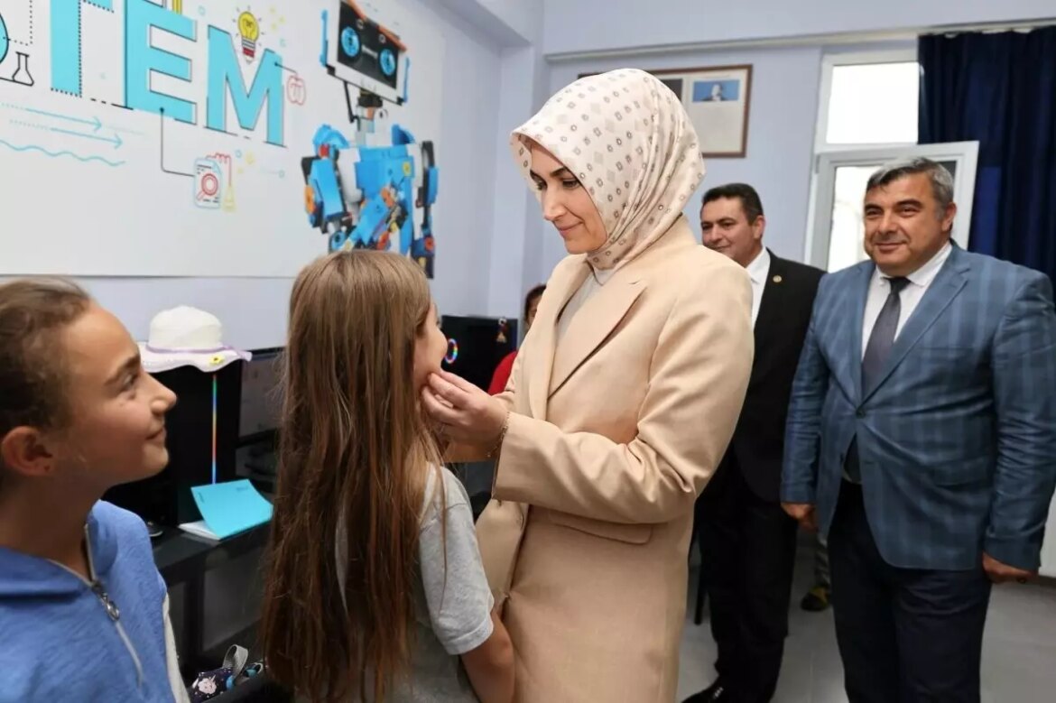 vali-yigitbasi-kod-afyon-atolyesini-ziyaret-etti-u3LnNerL.jpg